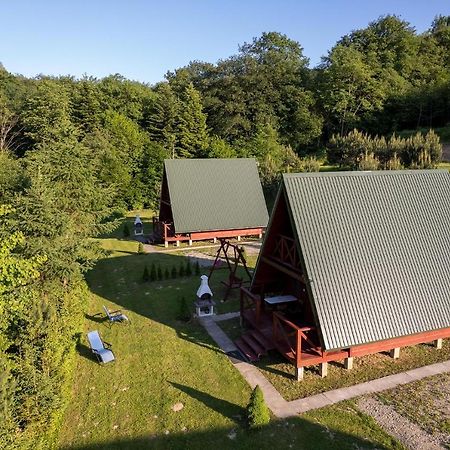 Hotel Uweronci Ustrzyki Dolne Exterior foto